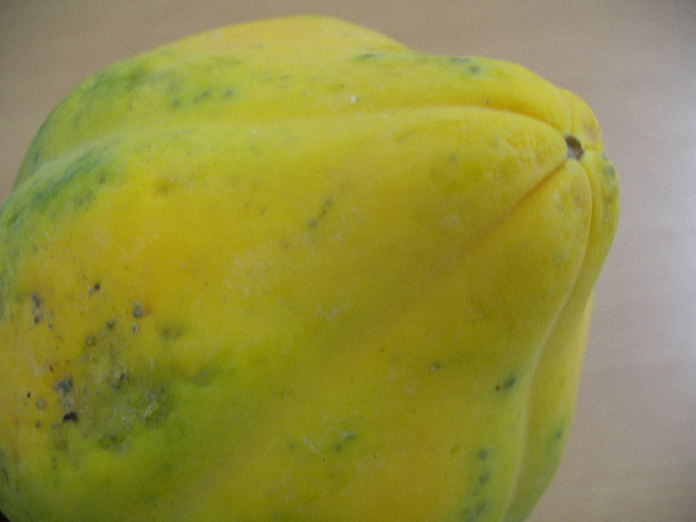 沖縄県産《完熟フルーツパパイヤ》野菜がフルーツに：画像