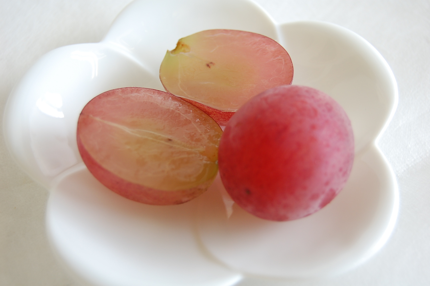 石川県産《ルビーロマン》それは、宝石にいちばん近い果実：画像