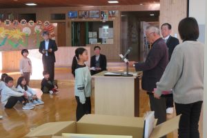 第二小学校川柳表彰式(白椿地区公民館):画像