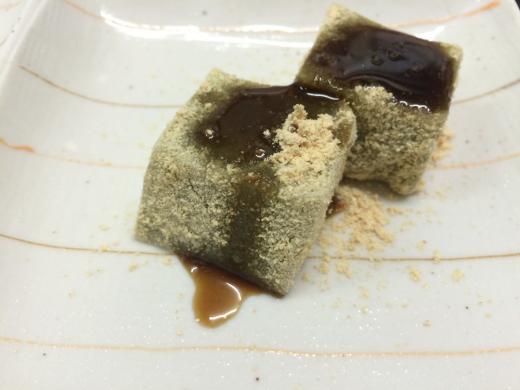 ★板長の手作り!人気の「抹茶のくず餅」です♪/