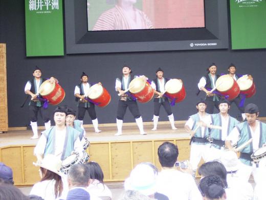 沖縄市のエイサー/