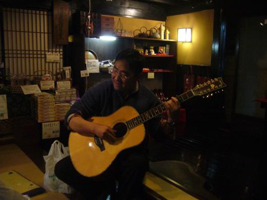 囲炉裏のある部屋にて/