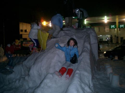 雪の滑り台も楽しかったね!/