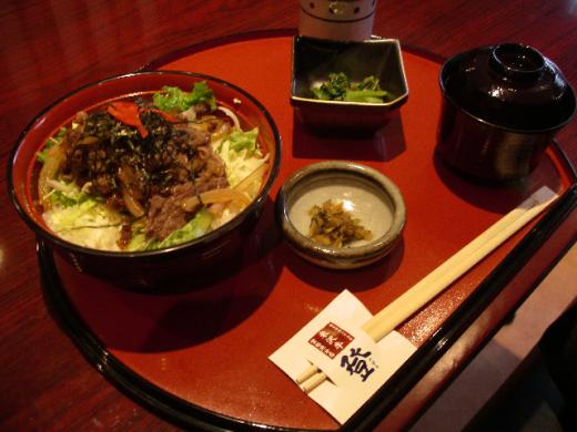 お新香やお味噌汁、珈琲までついてお得/