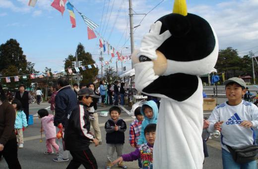 あれ・・うしが時計してる・・・・/
