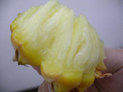 手でちぎってほおばります!/