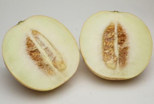 味の香メロンの断面です。とってもクリーミーな果肉です。/