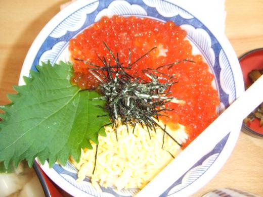 輝くイクラ丼ぶり様〜っ♪/