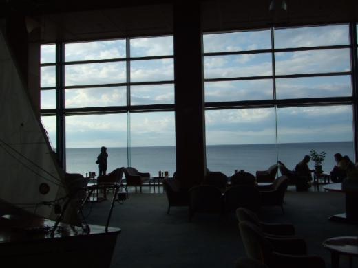 広いロビーにべっくら!/