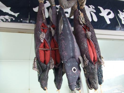 お店の軒先にはイヨボヤが/