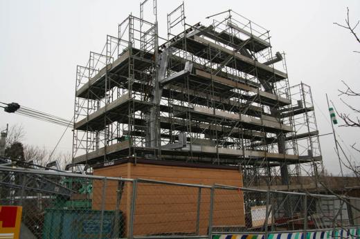 東北新幹線>福島トンネル緩衝口>柱の組立て現場/