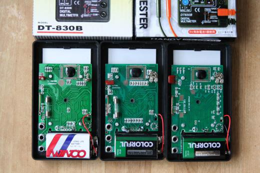 格安テスタ DT-830B>蓋を開けてみました。/