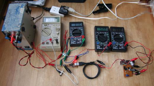 片山利器USB_DC充電器>特性測定の様子/