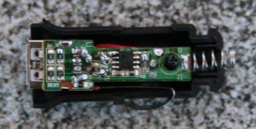 100均>DC充電器CW-136DC>使用部品の確認/