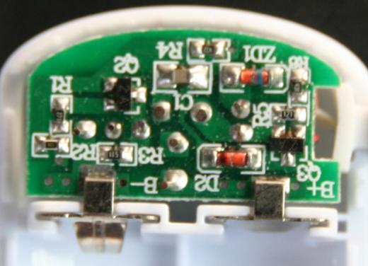 Linkage製充電器>基板のアップ(半田面)/