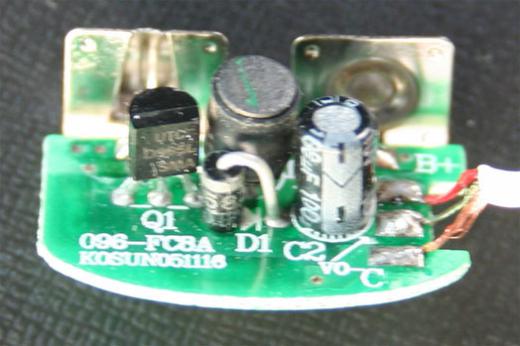 Linkage製充電器>基板のアップ(部品面その2)/