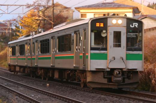 鉄道>701系による落ち葉掃き その1/