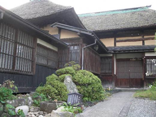 森本家の玄関先/