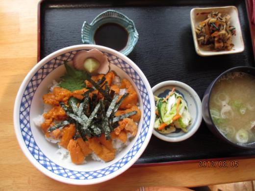 野付半島ネイチャーセンターでウニ丼/