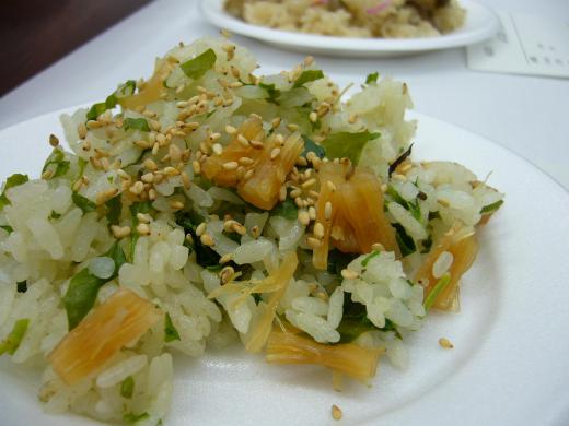 ご飯の部 最優秀の「うこぎご飯」/