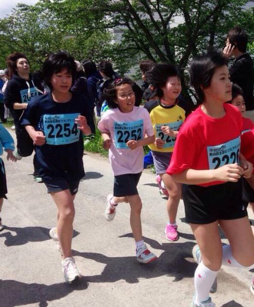 長女はみんなと走ってたのね♪/