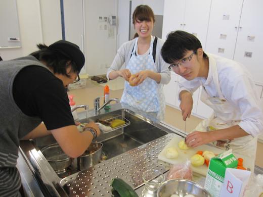 皮をむくのも楽しそう!/