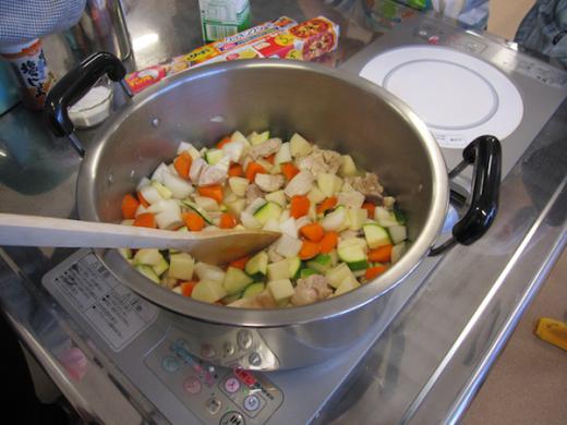 ズッキーニを入れた米粉シチュー/