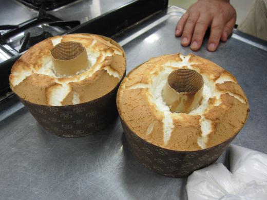 シフォンケーキも焼き上がりました。/