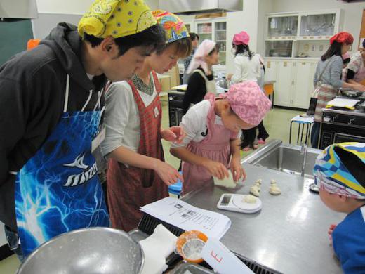 生地ができたら分割します。/