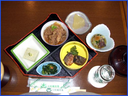 上杉城史苑にて昼食/