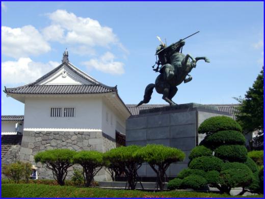 最上義光の銅像/