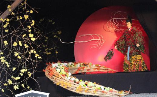 「キク」の季節になり南陽菊祭りが始まりました 宮内の熊野大社の「キク」でデザインされた菊人形を見てきました これまでの菊人形と違って県内外のフラワーデザイナーがキクをアレンジしたステージはこれまでの菊人形と一味違った魅力を引き出していましたと とても素敵で一見の価値あり /