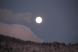 今夜の月は満月なんだそうです 昨日夕方に西の空が紅く染..：2023.02.06