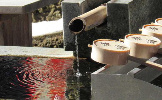 いよいよ今日から2026年令和8年が本格的にスタートします 学校や会社 役所などが一斉に始まります 9連休という人もいたのではないかと思いますが心を新たにしてスタートです とある市内の神社の手水です お清めして1年を乗り切りたいものです/