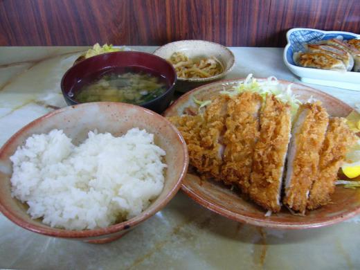 とんかつ定食全貌/