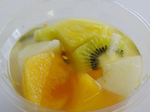 ゴールデンパイン、オレンジ、ざくろ、キウイ/