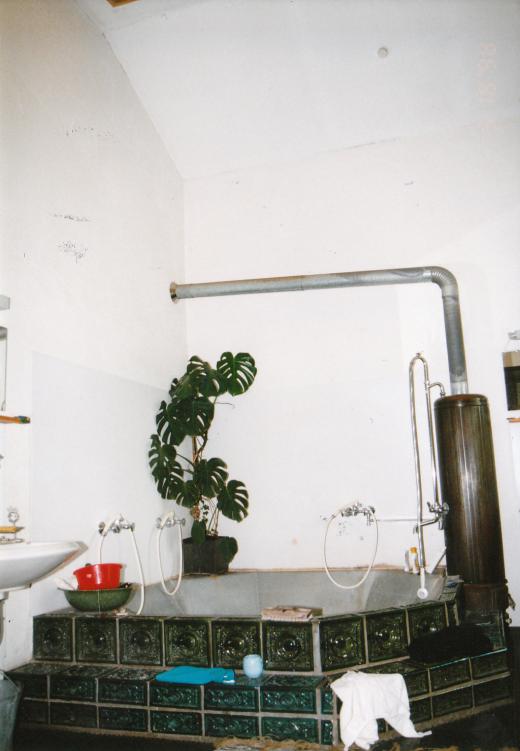 建物の二階?/