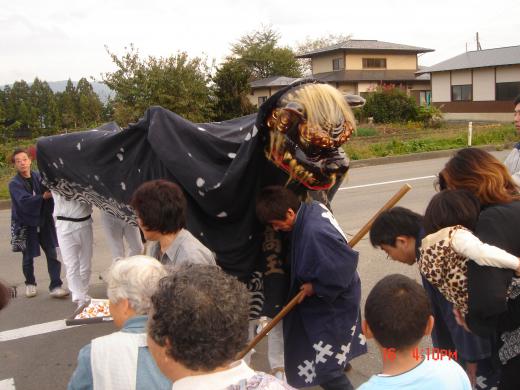 大きな怖い獅子です/