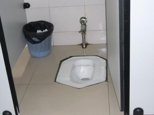 高速のトイレで/
