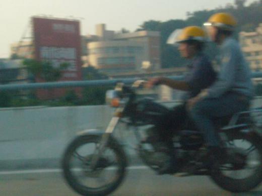バイタク、満車です。/