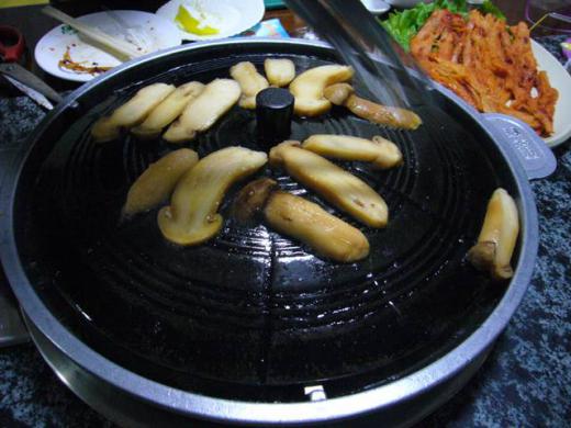 焼肉ならぬ焼きマツタケ!!/