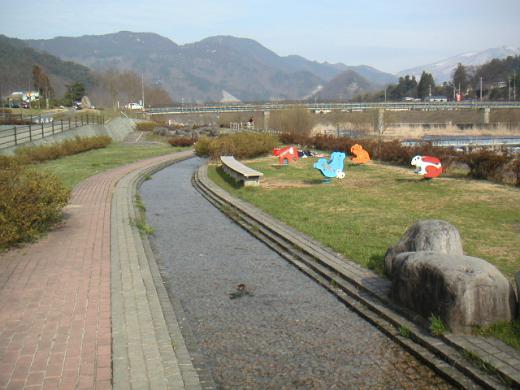 山形市「釈迦堂河畔広場」馬見ヶ崎上流いこいの場 --comment/