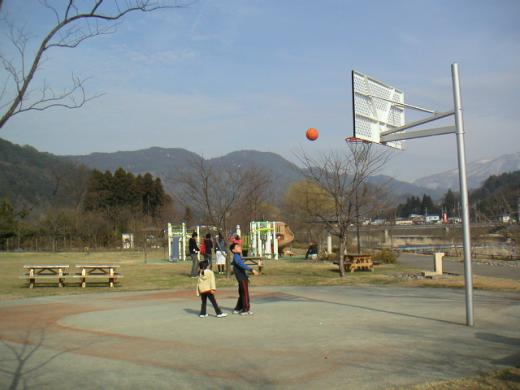 山形市「釈迦堂河畔広場」馬見ヶ崎上流いこいの場 --comment/