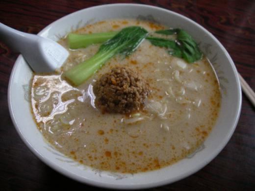 平和軒の白ごまたっぷり担々麺(たんたんめん)/