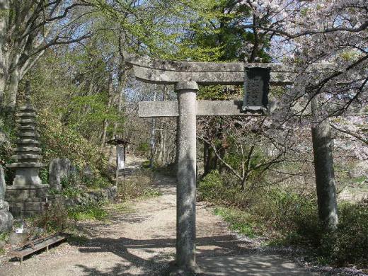 京都清水寺のような「懸崖作り(けんがいづくり)」の御堂/