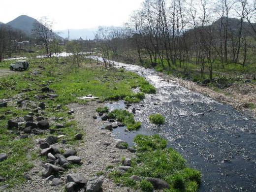 唐松観音の側を流れる馬見ヶ崎川/