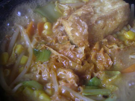 ぐつぐつ石焼きのラーメンです。/