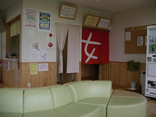 玄関から入ってすぐのフロントロビーです。/