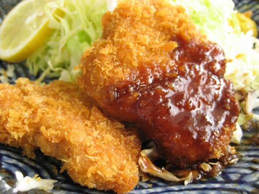 ソースもかけて../