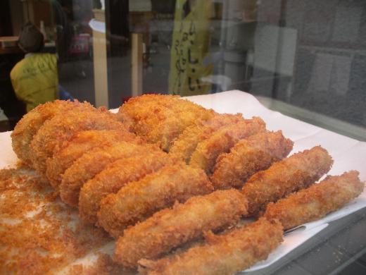 あげたて出来たてホヤホヤの米沢牛コロッケです。/